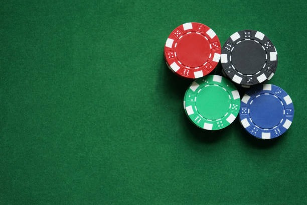 Caribbean Stud Poker live-dealer table layout with ante and raise zones